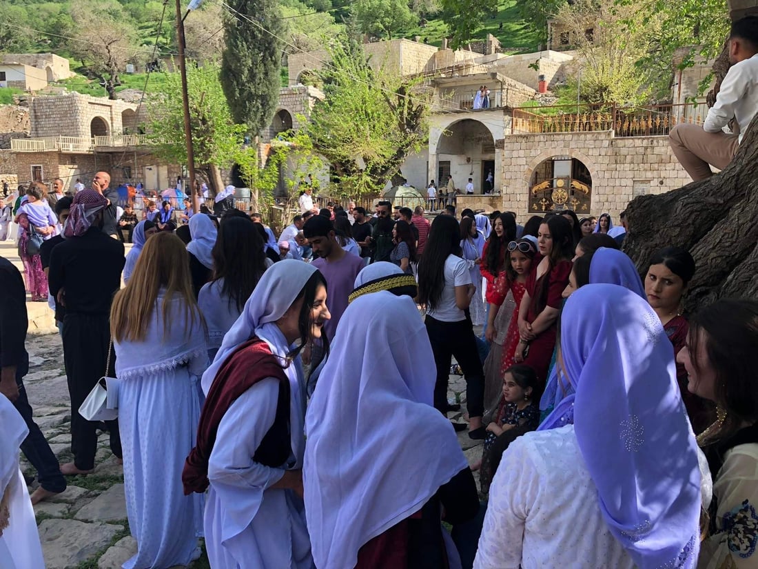 إيزيديو العالم في معبد “لالش” للاحتفال برأس السنة.. شبيهة “أكيتو” وحافظة التقاليد