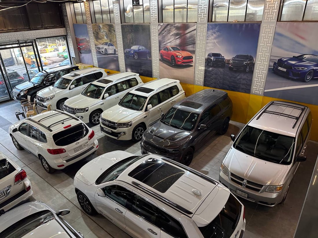 ذوق الموصل في السيارات يتغير بعد الحرب نحو الأمريكي والأسود.. وللنساء حصتهن (صور)