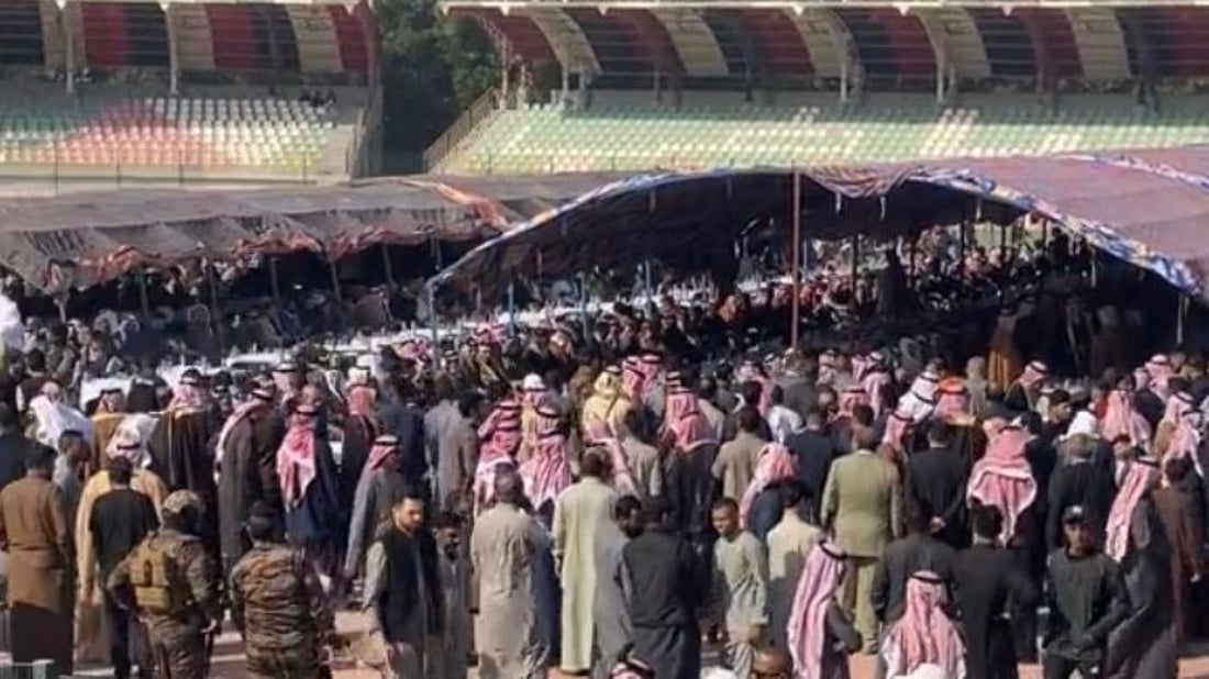 غضب في الزبير بعد زفاف أحد شيوخ السعدون في ملعب المدينة (صور)