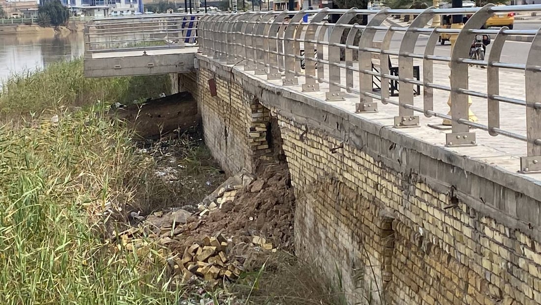 صور: كورنيش ميسان يتهاوى ونقاش بين المدونين والمهندسين والبلدية.. دجلة “رطب جداً”