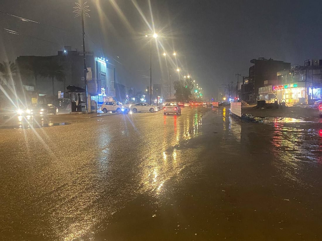 صور: أمطار غزيرة تغرق مناطق الحلة.. والمجاري تدفع كل آلياتها إلى الشوارع