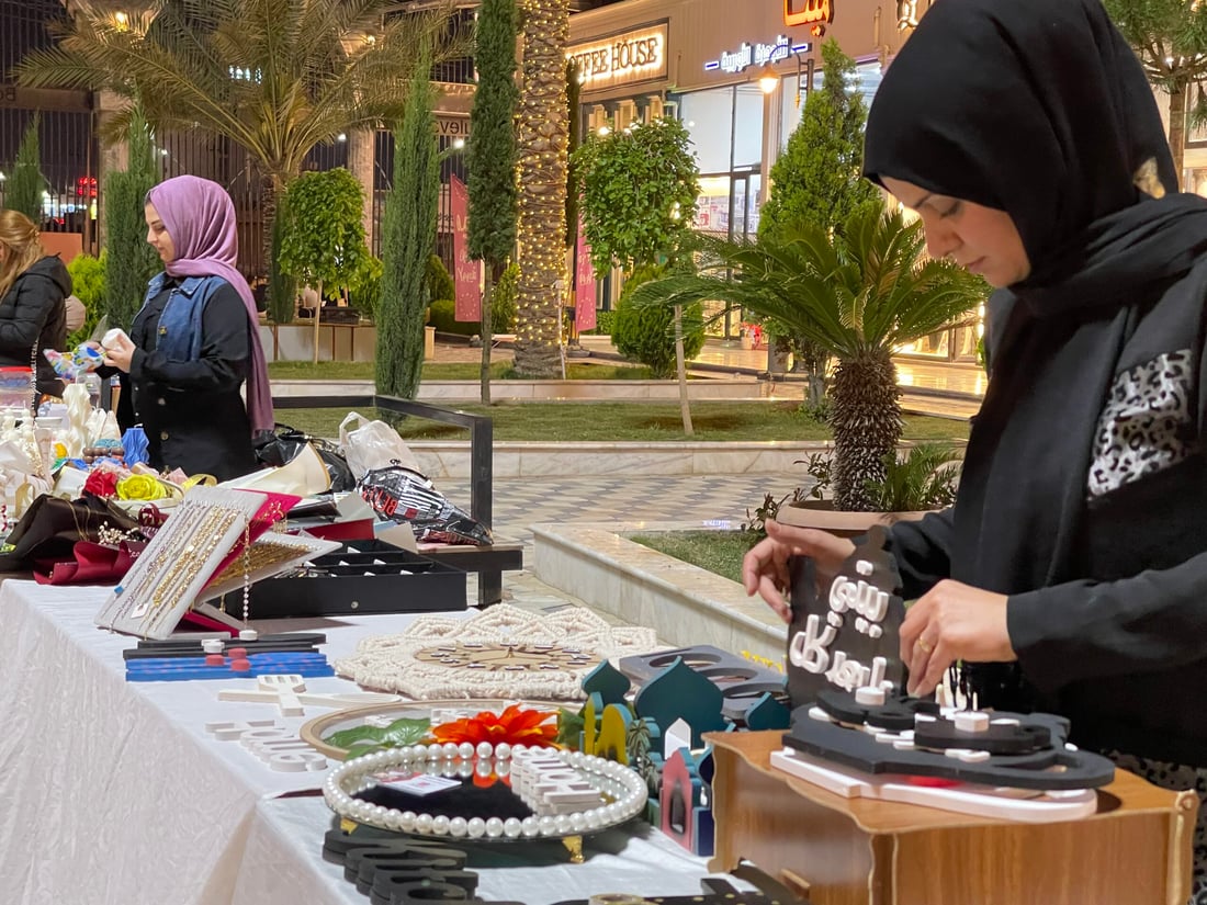 نساء من كركوك تستعرض مهارات إعادة التدوير في معرض “بوليفارد” الليلي (صور)