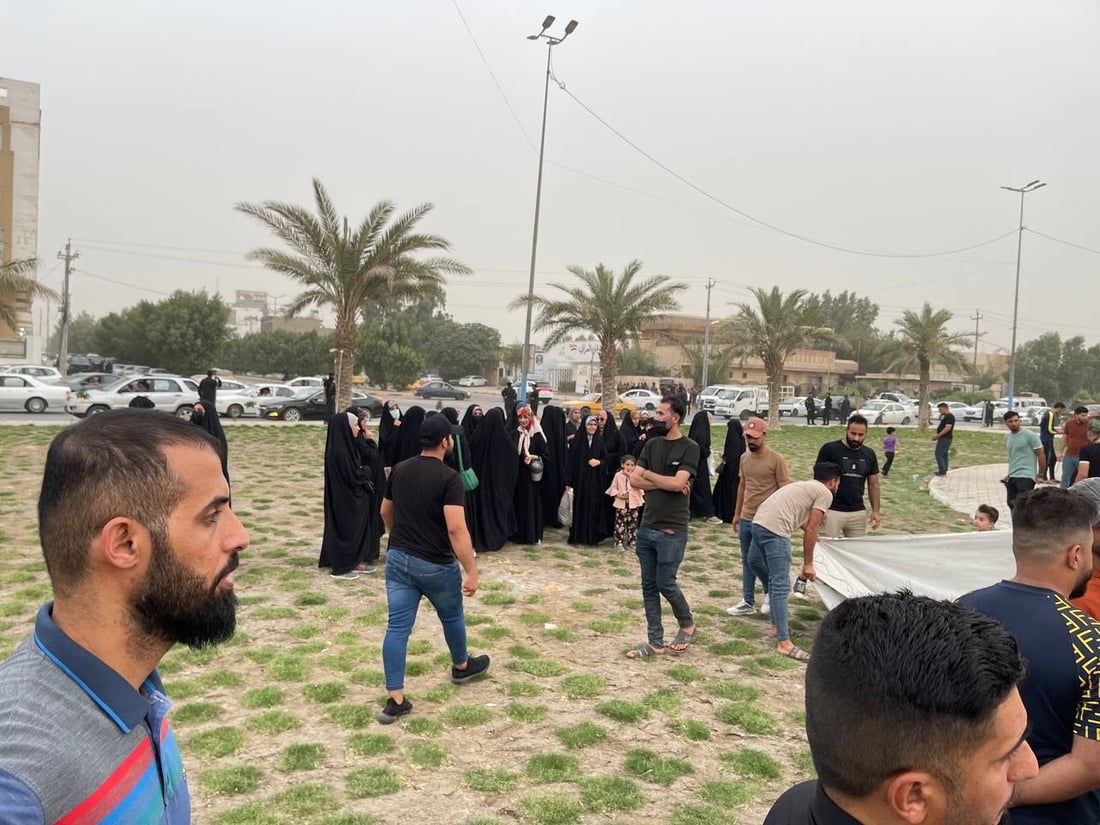 تظاهرة النجف تغلق شوارع رئيسة.. خريجون يذكرون السوداني بوعده (فيديو)