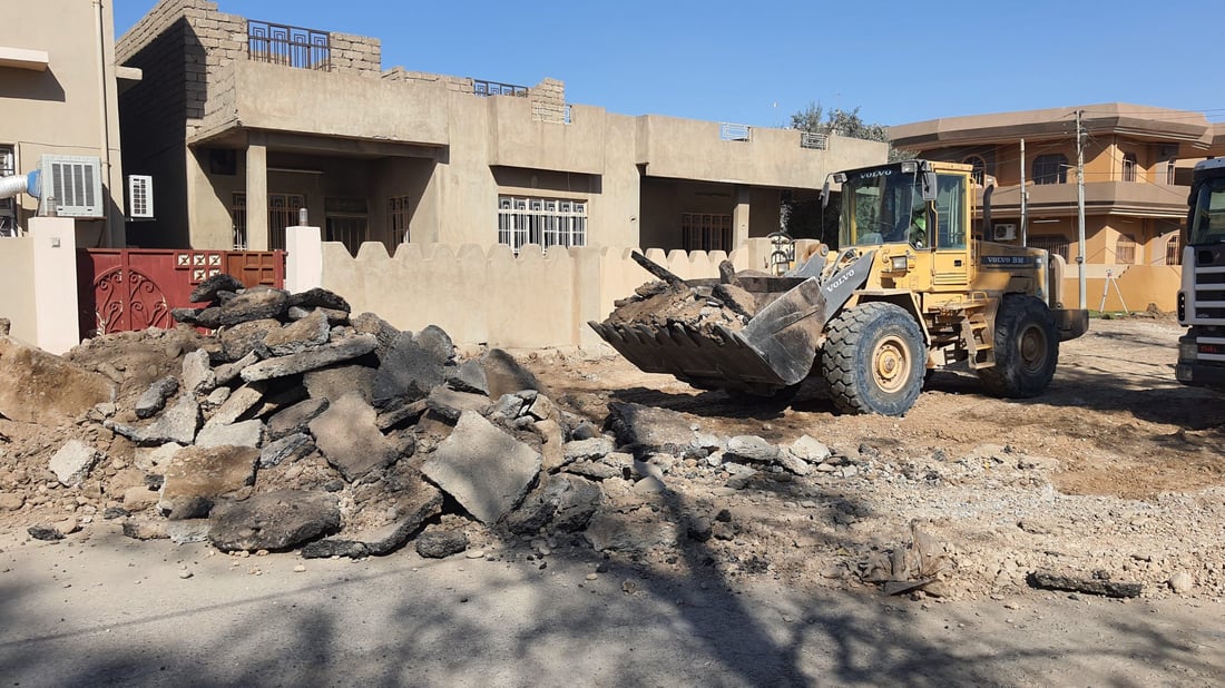 الحمدانية: شوارع سنحاريب تُكسى بالاسفلت للمرة الأولى منذ عقدين (صور)