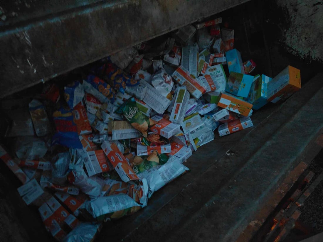 نیو تۆن شیرەمەنی و خواردن دەستی بەسەرداگیرا