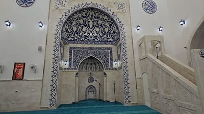 شاهد أجمل محراب في العراق.. الموصل بخط الكوفة تخلد شهادة الأندلس