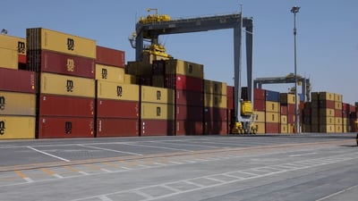 الموانئ: نعم توقف دخول البواخر منذ إغلاق هرمز وبقيت 12 في منطقة الانتظار