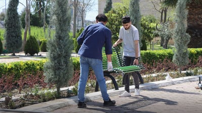 هەر چوویتە دەرەوە تا پارکی ئازادی مەوەستە