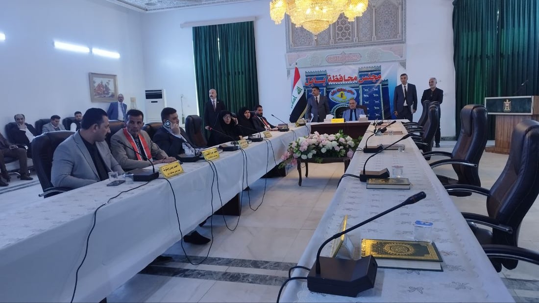 رئيس السن يرجئ جلسة محافظة بابل إلى 8 مساء.. تصريحات نارية موجهة للإطار (فيديو)