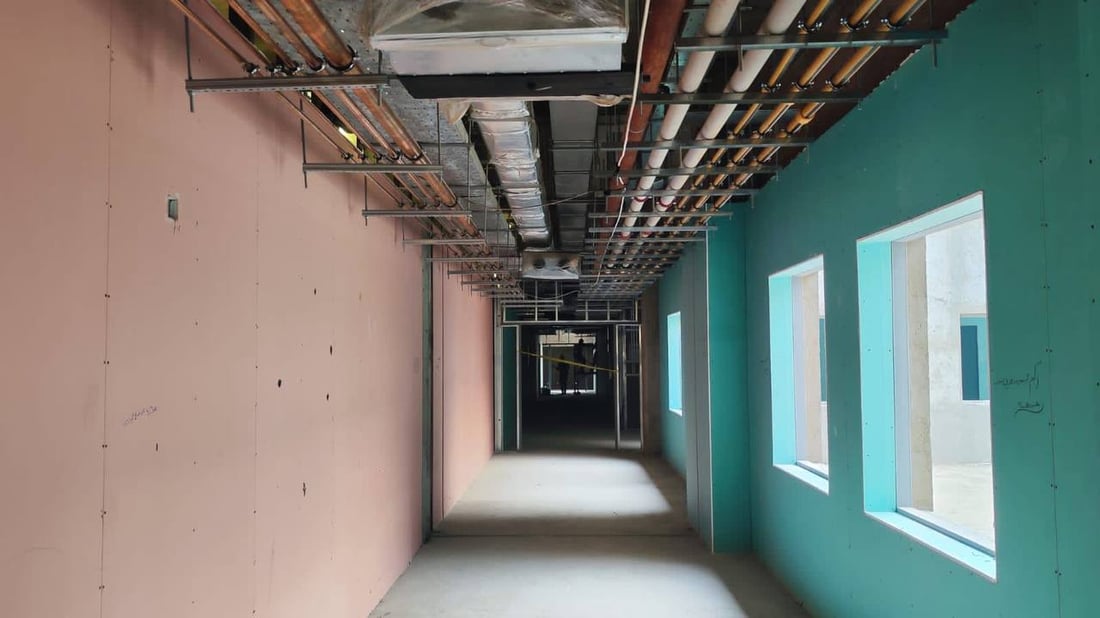 السوداني يشرف على مشروع مستشفى الفضيلية المتلكئ في بغداد