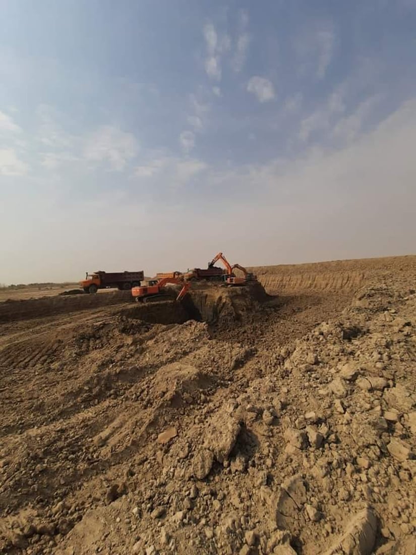 سيول إيران تدهم سد مندلي.. وانسحاب سريع لآليات الكري