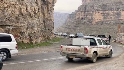 لە رێگەی بێخاڵ جەنجاڵی هەیە و هاتوچۆش پەیامی هەیە بۆ شۆفێران