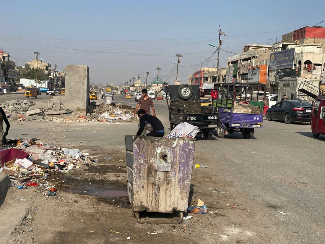 خلف السدة: عائلة من 8 أفراد تعيش على القمامة.. “لا سبيل آخر للرزق”