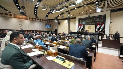 الحكومة تدعو البرلمان للإسراع بإقرار 17 قانوناً بينها التظاهر السلمي والعنف الأسري