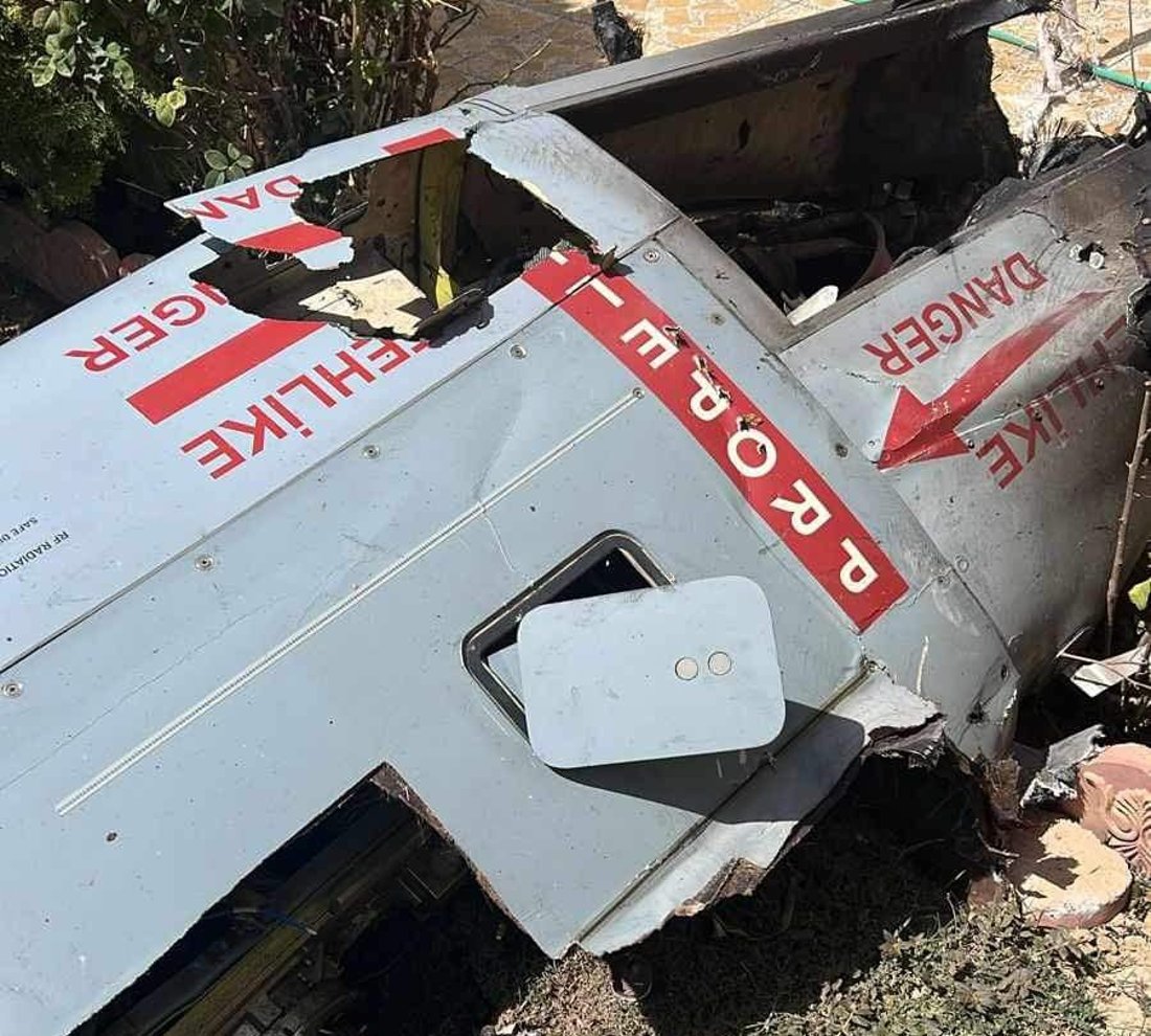 Object with the Turkish word 'tehlike', meaning danger, emblazoned on it.