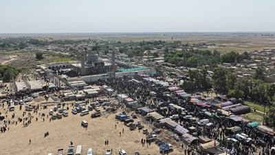 صور جوية من مدينة الحي.. الحشود تحيط بمرقد سعيد بن جبير