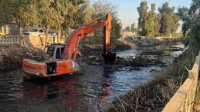 نينوى تكري نهر الخوصر استعداداً لموسم الأمطار (صور)