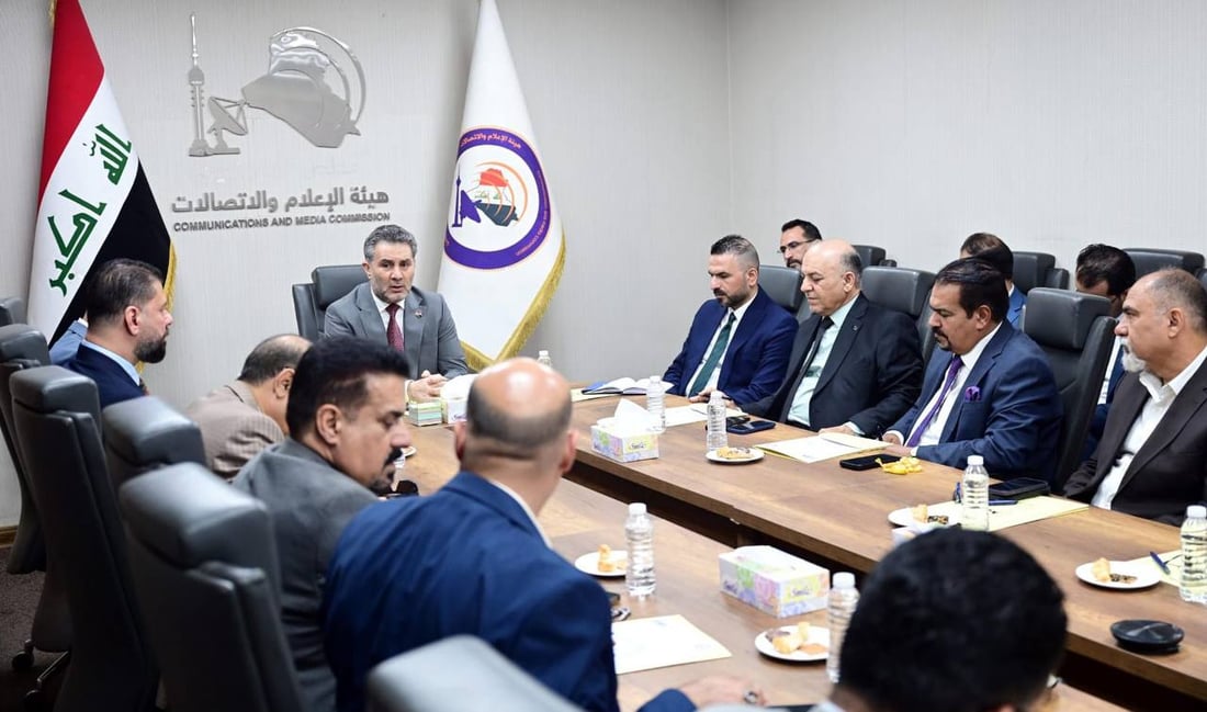 بليغ أبو كلل يستضيف عدداً من المحللين السياسيين لتوضيح إجراءات منع الظهور