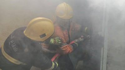 الحارس في ورطة.. حريق يلتهم غرفة في مدرسة الفراهيدي بكربلاء (صور)