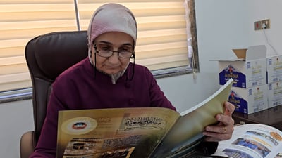 اليوم صار عمر الصحافة 139 عاماً في الموصل.. وهذه تجربة الرائدة بروين حميد (فيديو)