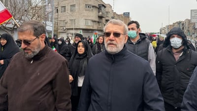 عەلی لاریجانی لەناو خۆپیشاندەرانی تارانەوە پەیامێکی توند ئاراستەی ترەمپ و نەتانیاهۆ دەکات