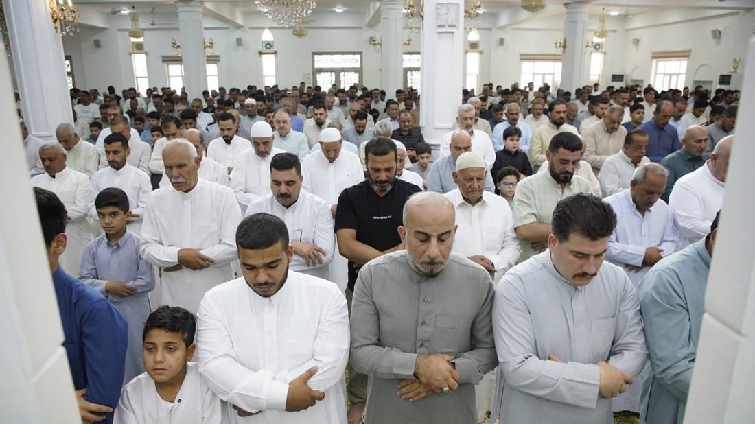 الأنبار تُصلي للكوت.. مساجد المحافظة توحد الدعاء لضحايا الفاجعة