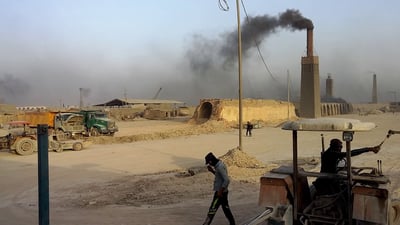 2027 آخر موعد لاعتماد معامل الطابوق العراقي على النفط الأسود: انتقلوا إلى الغاز