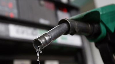 وەزارەتی نەوت: بەنزین زۆرە و ترسى قەیرانتان نەبێت