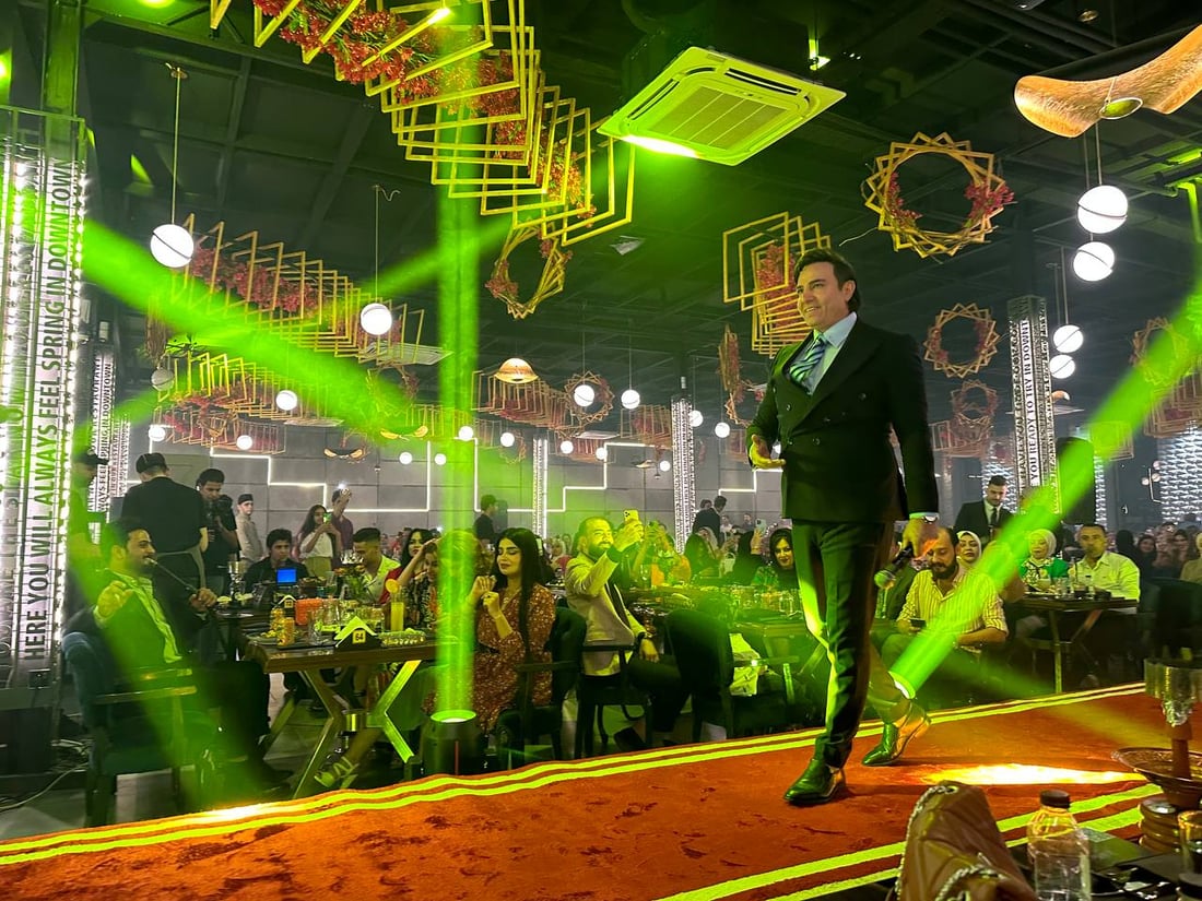 الحفلة مستمرة حتى الآن: صور من ليلة حبيب علي الصاخبة في البصرة.. وحضور من الخليج