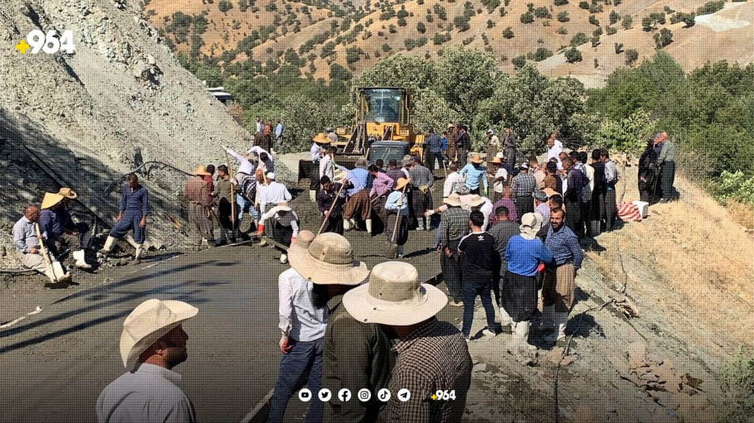 به‌ پاره‌ى خێرخوازى هه‌ر جاره‌ى به‌شێكی رێگاى گونده‌كه‌یان كۆنكرێت ده‌كه‌ن