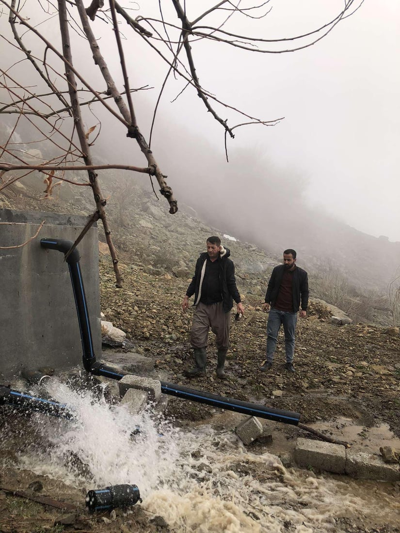 به‌ هه‌ره‌وه‌زى پڕۆژه‌ى ئاوى خواردنه‌وه‌ى گونده‌كه‌یان خاوێنكرده‌وه‌