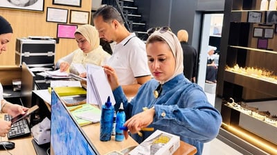 إغلاق صالون تجميل وحجز مواد خاصة بـ “التاتو”.. بيان من صحة ديالى (صور)