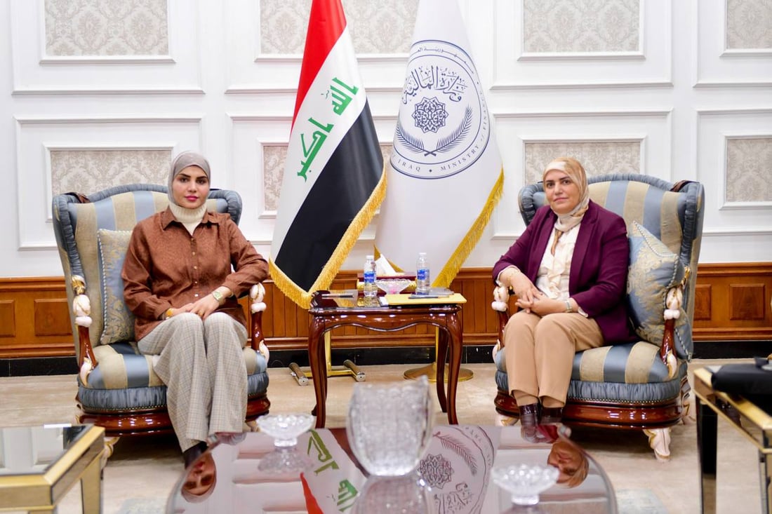 ازدحام في مكتب وزيرة المالية.. 19 نائباً يناقشون الموازنة مع طيف سامي