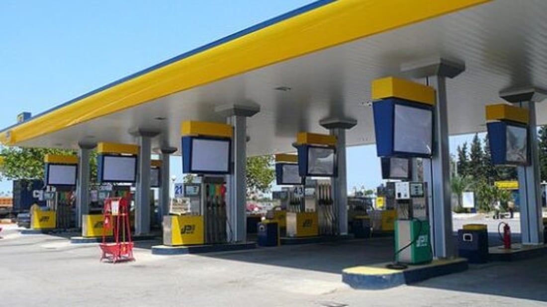 النفط تنفي تحديد كميات البنزين والتجهيز مستمر في المحطات