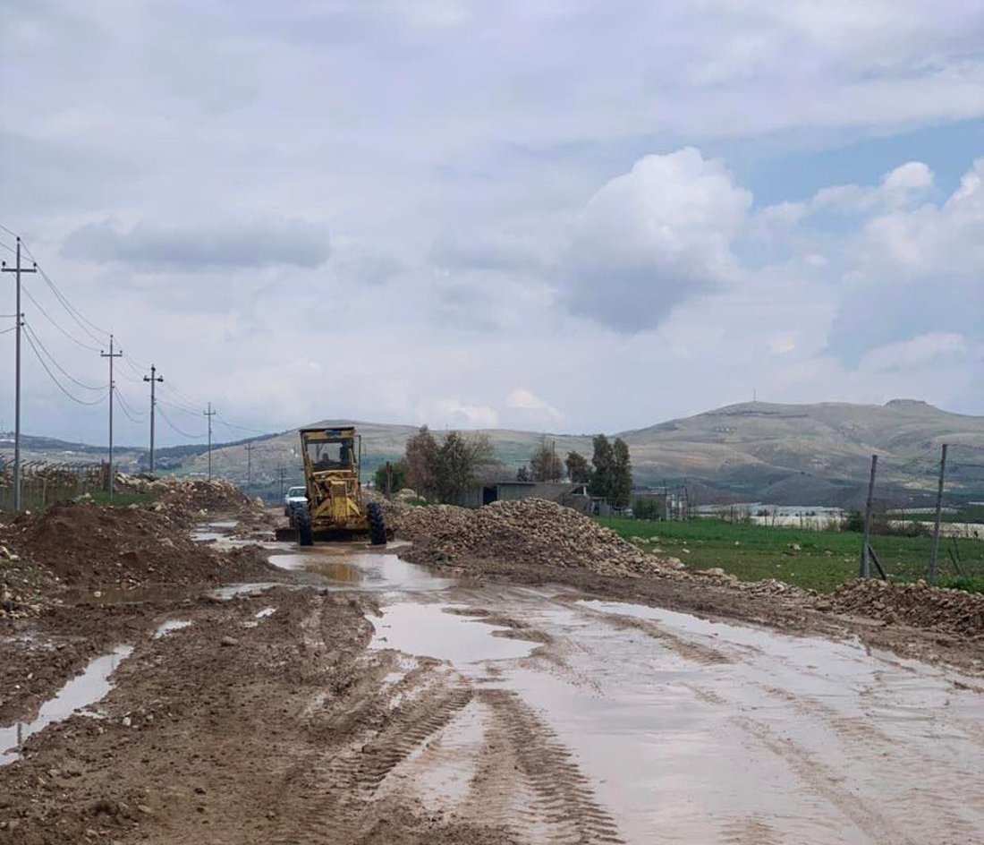 رێگای بەشێکی ناحیە و گوندەکان لە پاشماوەی باران و لافاو پاککرانەوە