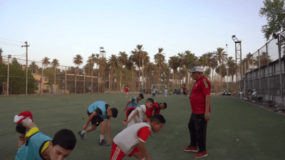 عاد من إيران ودرّب أمجد عطوان.. سلام درويش سبعيني يركض أسرع منّا!