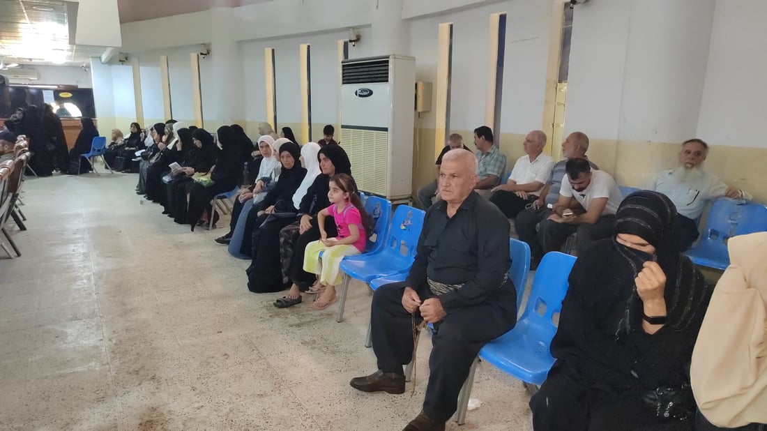 ازدحام في مصارف كردستان مع بدء صرف الوجبة الأولى من رواتب شهر أيار