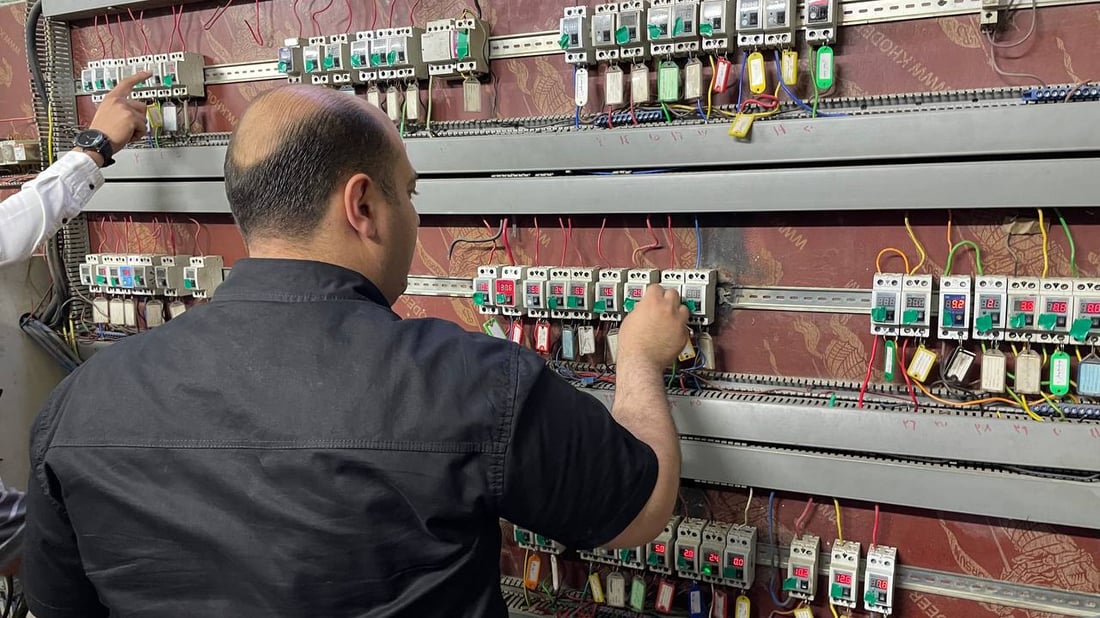 صور: اعتقالات بين أصحاب المولدات في بغداد.. رفعوا الأمبير إلى 20 ألفاً