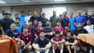 العيداني يوزع رواتب لاعبي الميناء.. المقاولون في البصرة أسهموا بتأمينها