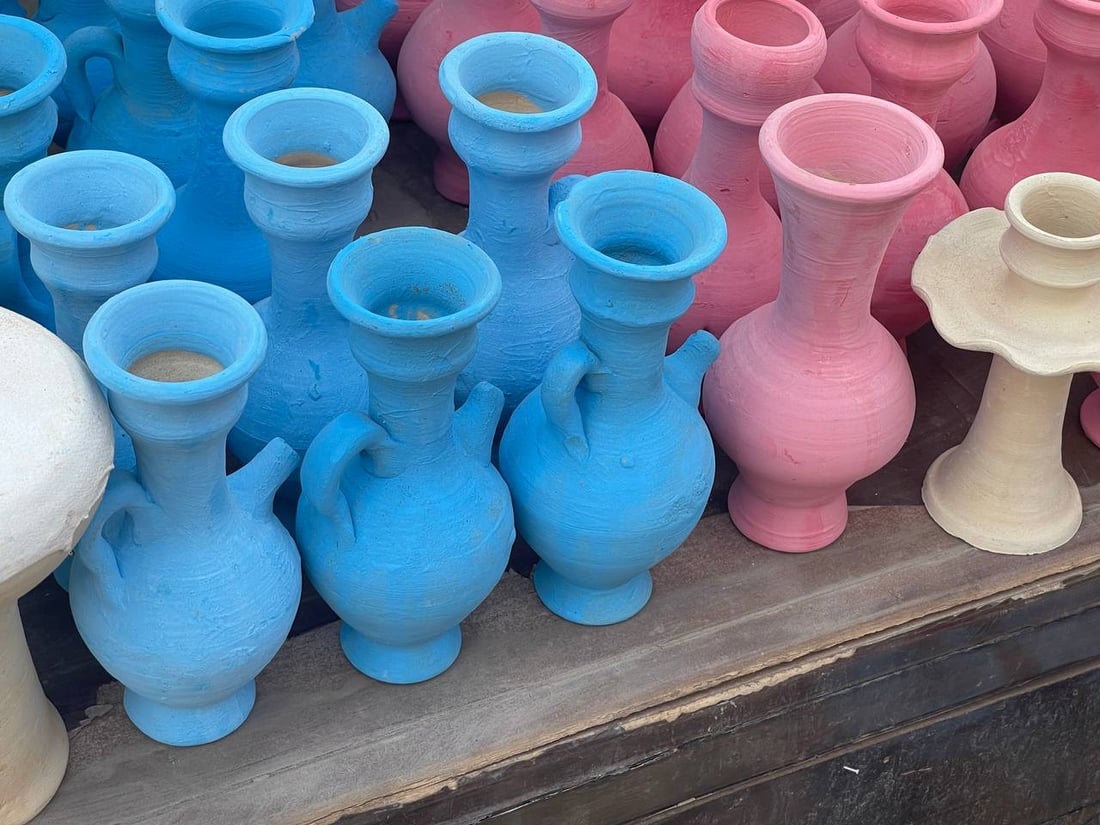 صور: نساء ديالى في سوق بعقوبة القديم وفاءً لنذر “زكريا” وطلباً للذرية