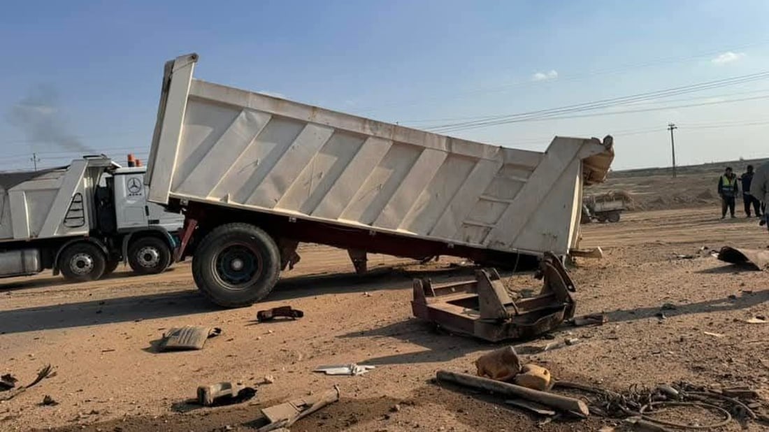 صور: مصرع شخصين بحادث انفصال مقطورة عن شاحنتها واصطدامها بأخرى في الناصرية