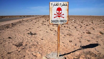 خطر الألغام يحيط بجبل سنام.. سفوان تستنجد بالحكومة لإنقاذ “الكشتات” ورعاة الأغنام