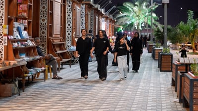 عاشوراء يعيد طرح كتب آل البيت والبصرة تتابع “ألغاز” السومريين أيضاً (فيديو)