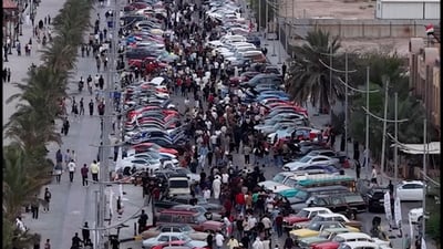 خليجيون يقودون سياراتهم إلى “كار شو” البصرة.. 1300 سيارة على كورنيش شط العرب