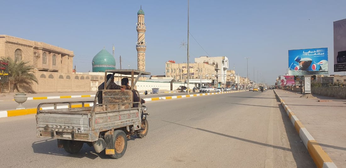 صور: أرصفة السماوة بالأبيض والاصفر.. باكورة أعمال التأهيل لشوارع المدينة