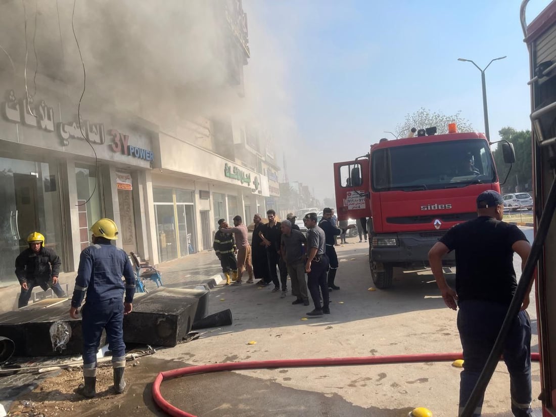 صور: حريق يلتهم محلاً للأثاث وسط الحلة