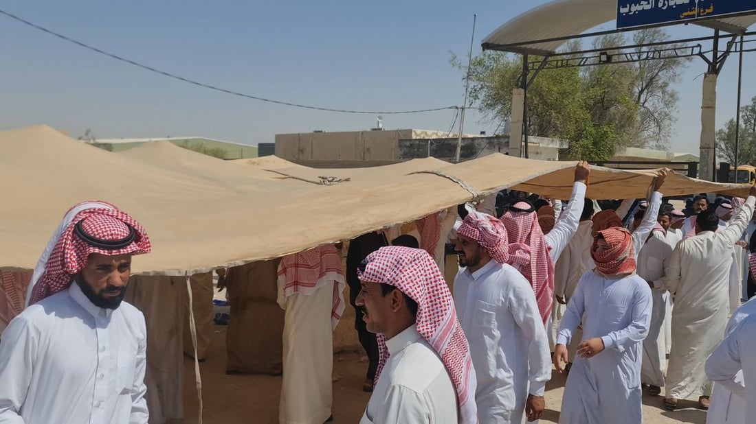 مزارعو المثنى يغلقون سايلو السماوة احتجاجاً على تأخير مستحقاتهم (صور)