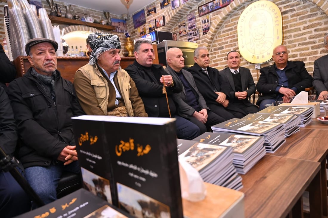 قاوەخانە تەمەن 139 ساڵییەکەی هەولێر کە کۆنترینیانە کرایە کتێب