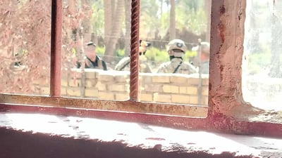 سيل بيانات بعد حادثة الديوانية.. متهم تحصن في مدرسة شقيقه المدير