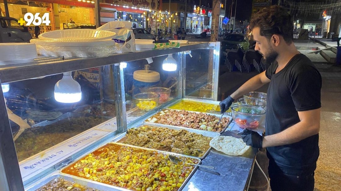 صور: أكلات شوارع أربيل وصلت إلى العمارة.. نقلها طبيب شاب مع أصدقائه